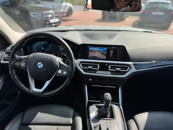 BMW 318 d Line Luxury 15