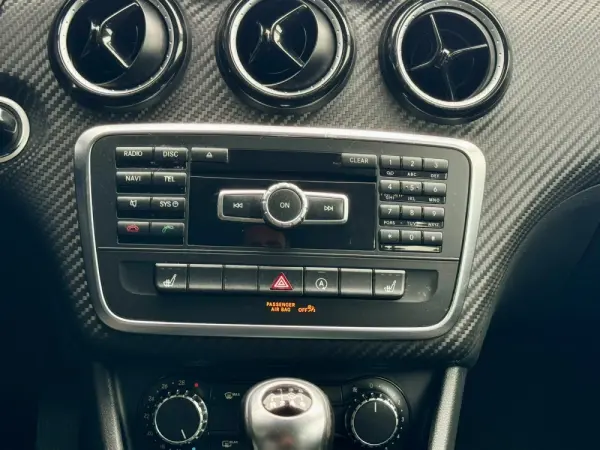 Mercedes-Benz GLA 180 d Style 18