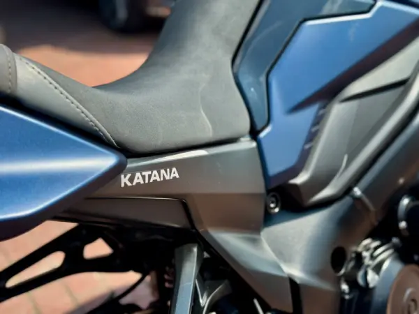Suzuki Katana Katana neo-retro de alta performance 16