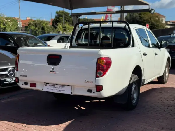 Mitsubishi L200 2.5 DI-D CD In.AC Low Rider 2WD 6