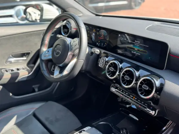 Mercedes-Benz A 180 Limousine d 7G-DCT AMG Line 14