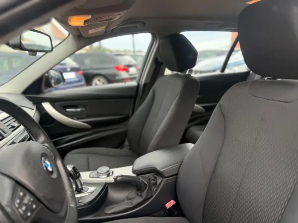 BMW 320 Eficient Dynamics Auto 16