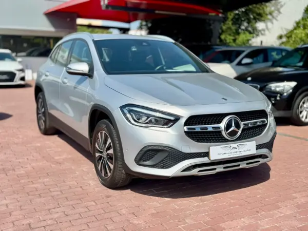 Mercedes-Benz GLA 200 d 4Matic 8G-DCT Special Edition 4