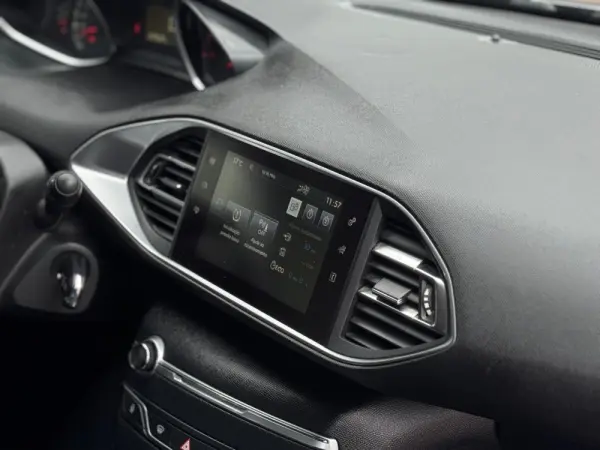 Peugeot 308 1.6 BlueHDi Allure 23