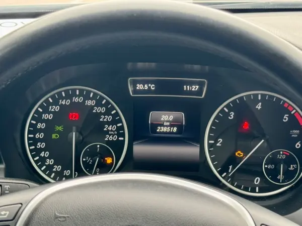 Mercedes-Benz GLA 180 d Style 20