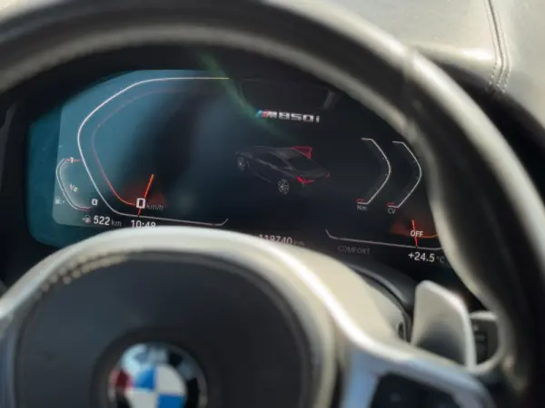 BMW M850i xDrive 16