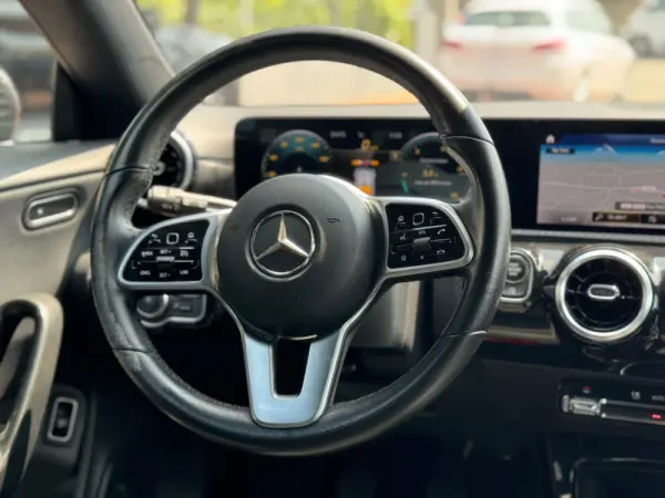 Mercedes-Benz CLA 180 d Shooting Brake Business Solutions 16