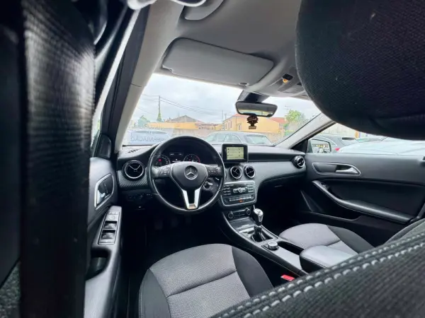 Mercedes-Benz GLA 180 d Style 11