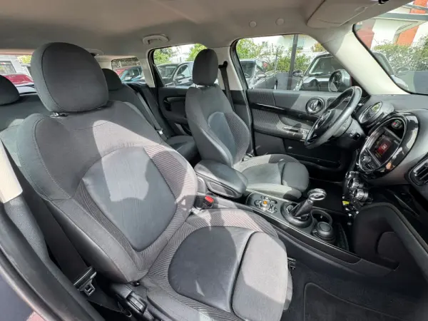 MINI Countryman Cooper SE ALL4 Auto 28