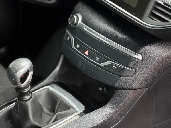 Peugeot 308 1.6 BlueHDi Allure 22