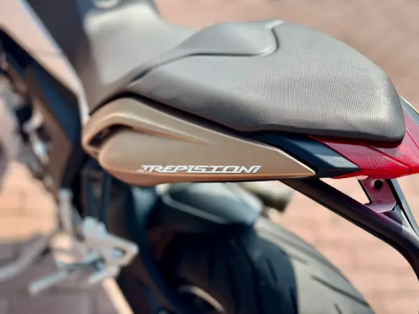 MV Agusta Brutale MV Agusta Brutale 675 11