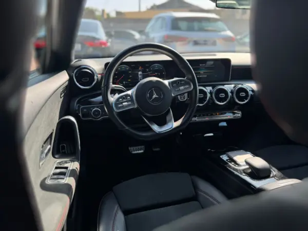 Mercedes-Benz A 180 Limousine d 7G-DCT AMG Line 13