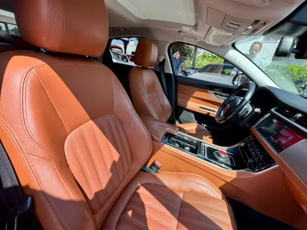 Jaguar XF 20d Aut. R-Sport 28
