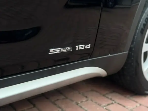 BMW X1 18 d sDrive 9
