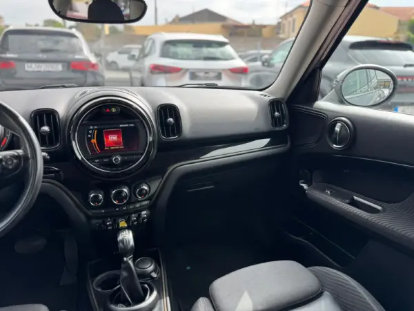 MINI Countryman Cooper SE ALL4 Auto 22