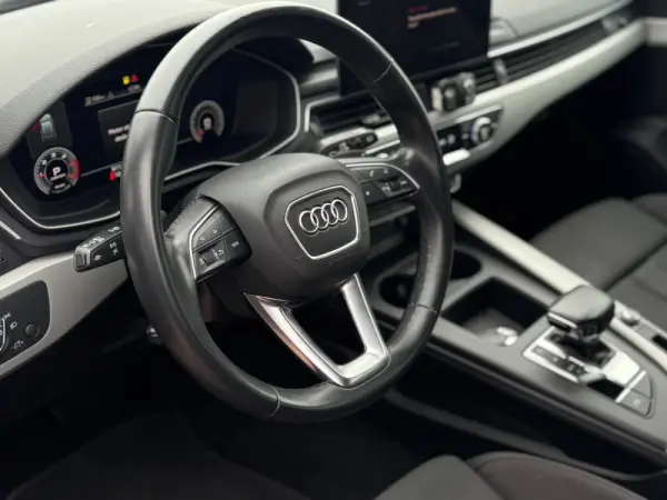 Audi A4 16