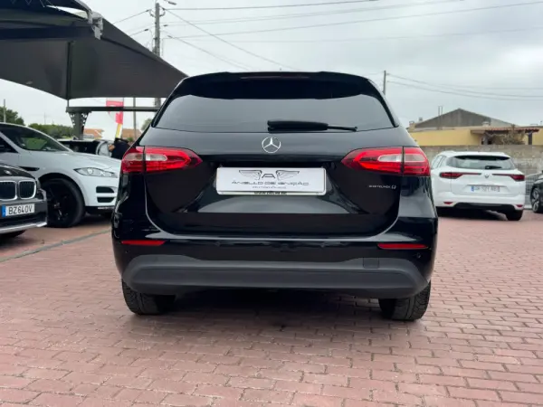 Mercedes-Benz B 200 d 8G-DCT 7