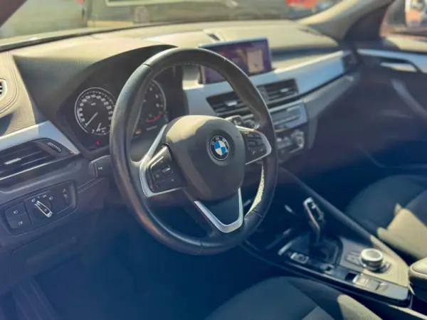 BMW X2 18 d sDrive Auto 16