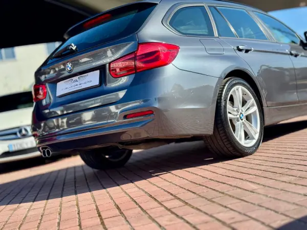 BMW 320 d xDrive Auto 10