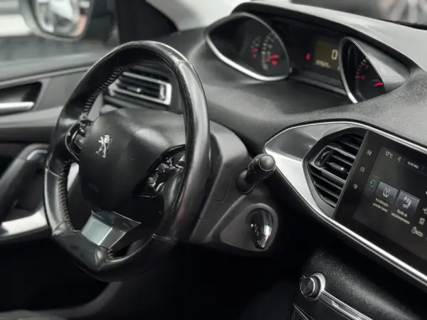 Peugeot 308 1.6 BlueHDi Allure 11