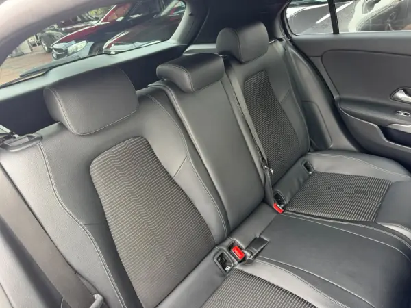 Mercedes-Benz A 180 d Advanced Progressive 27