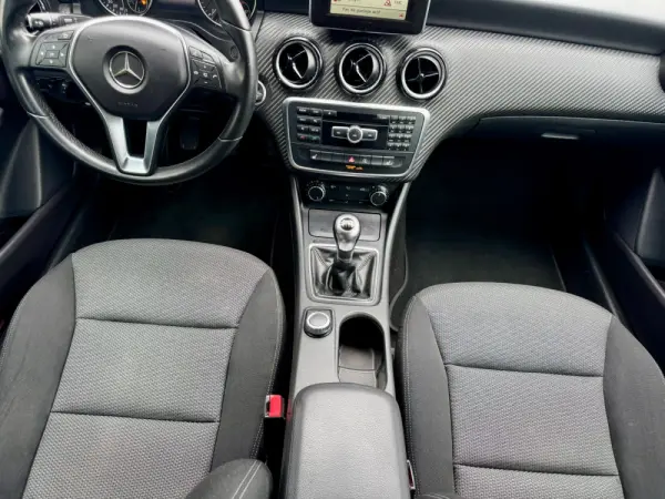 Mercedes-Benz GLA 180 d Style 22