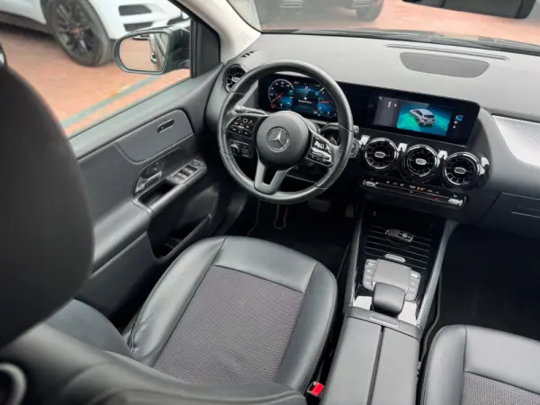 Mercedes-Benz B 200 d 8G-DCT 12