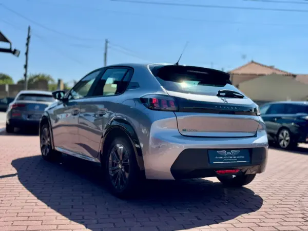 Peugeot e-208 50 kWh Active Pack 9