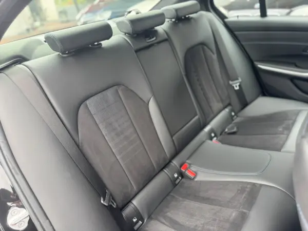 BMW 318 d Pack M 20