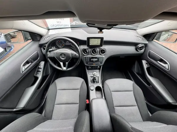 Mercedes-Benz GLA 180 d Style 15