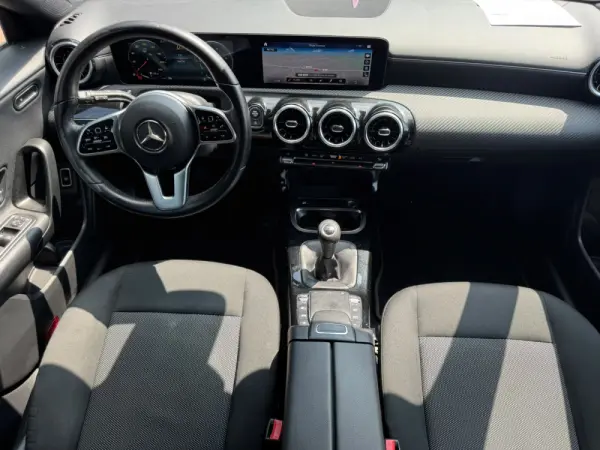 Mercedes-Benz CLA 180 d Shooting Brake Business Solutions 11