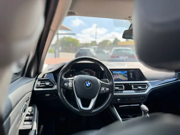 BMW 318 d Line Luxury 17