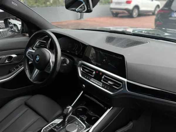 BMW 316 d Pack M Auto 17