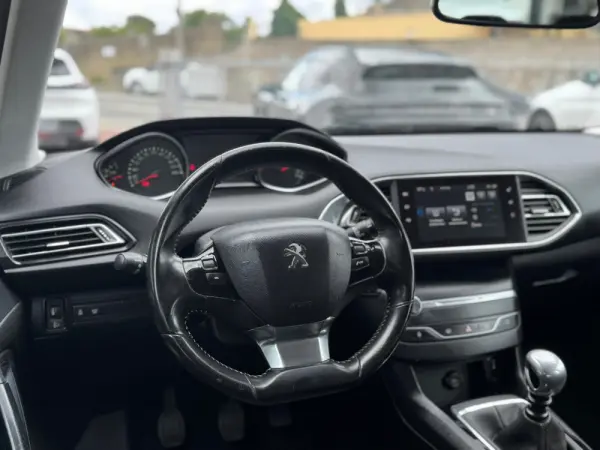 Peugeot 308 1.6 BlueHDi Allure 19