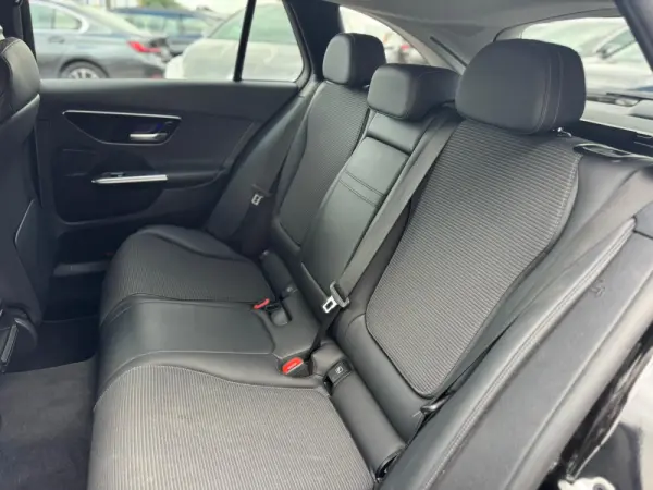 Mercedes-Benz C 200 d 9G-TRONIC Avantgarde Advanced 28