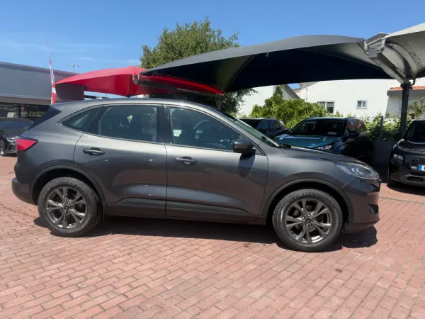 Ford Kuga 1.5 TDCi EcoBlue Titanium Aut. 4