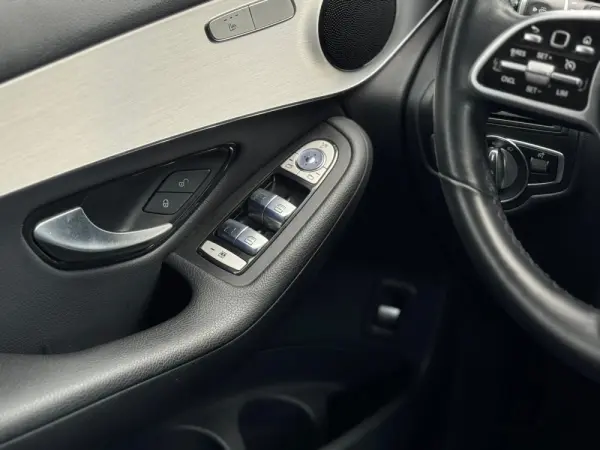 Mercedes-Benz GLC 300 de 4Matic 9G-TRONIC Exclusive 17