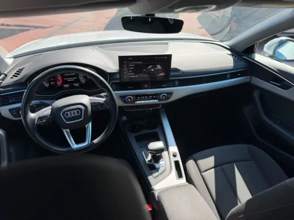 Audi A4 2.0 TDI multitronic Business Line 30