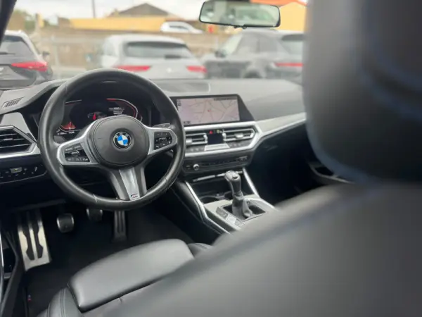 BMW 318 d Pack M 12