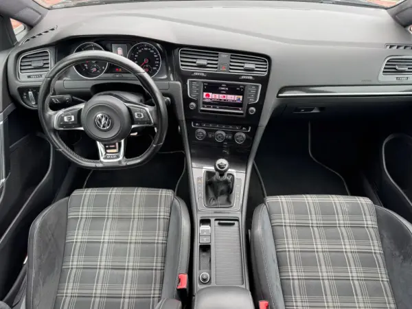Volkswagen Golf 2.0 TDi GTD 12