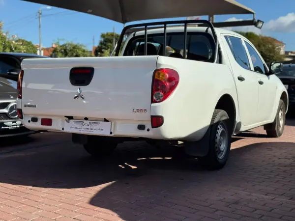 Mitsubishi L200 2.5 DI-D CD In.AC Low Rider 2WD 8