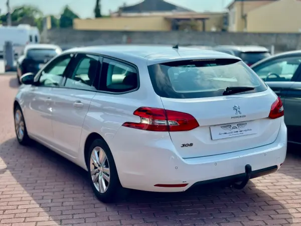 Peugeot 308 SW 1.2 PureTech Active Pack 9