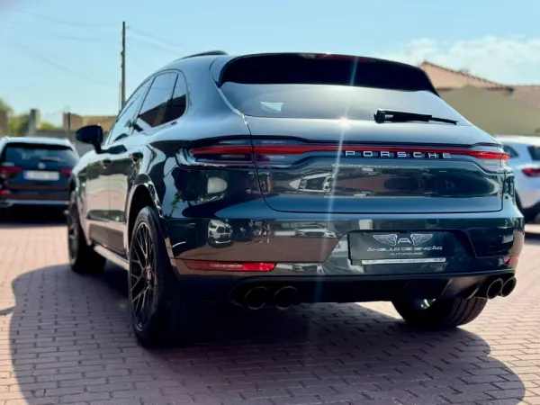 Porsche Macan 2.0T 8