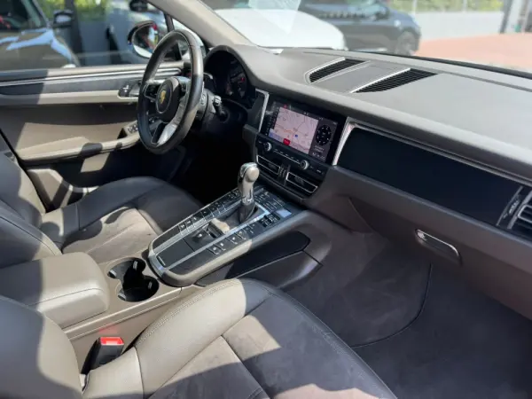 Porsche Macan 2.0T 17