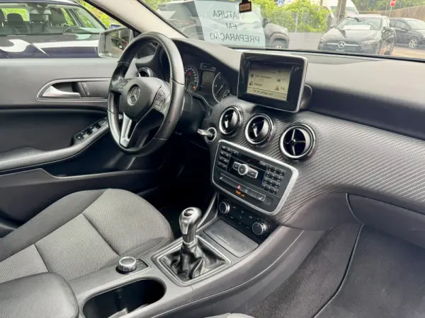 Mercedes-Benz GLA 180 d Style 10