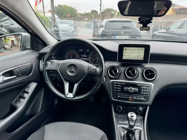Mercedes-Benz GLA 180 d Style 9