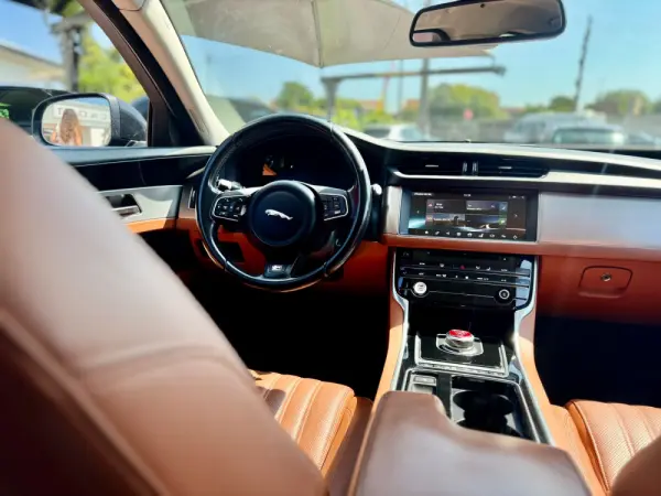 Jaguar XF 20d Aut. R-Sport 23