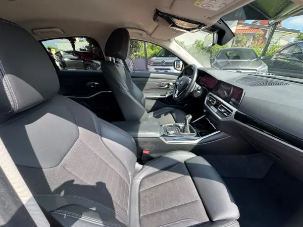 BMW 318 d Line Luxury 27