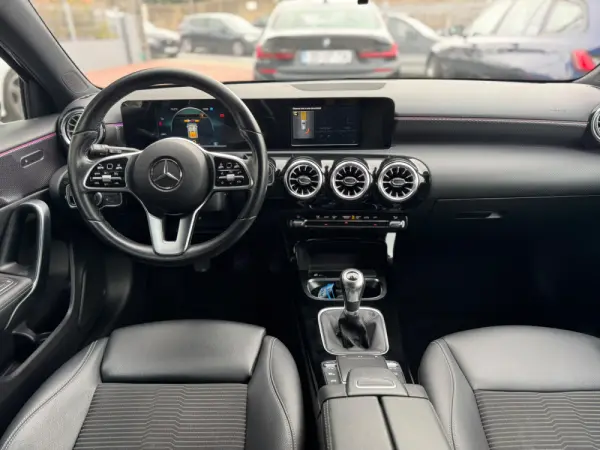 Mercedes-Benz A 180 d Advanced Progressive 14