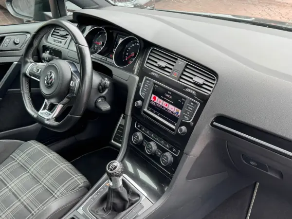 Volkswagen Golf 2.0 TDi GTD 18